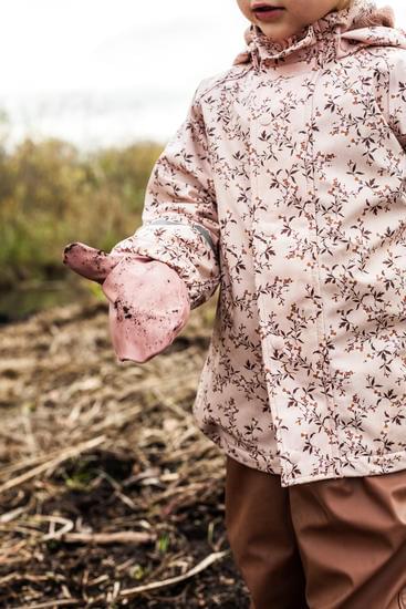 Kādēļ izvēlēties LIETUS apģērbu?