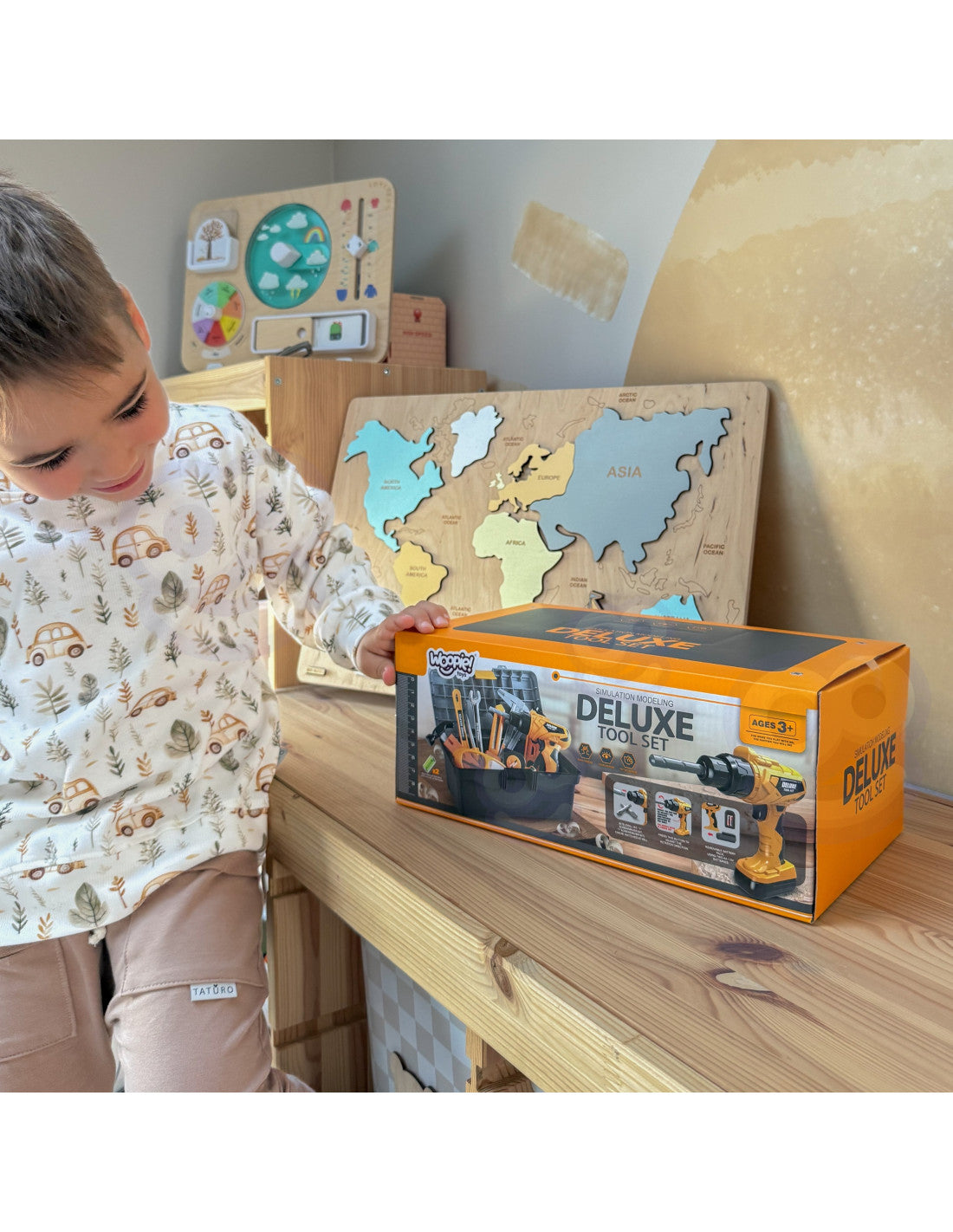 Darbarīku komplekts ar kasti