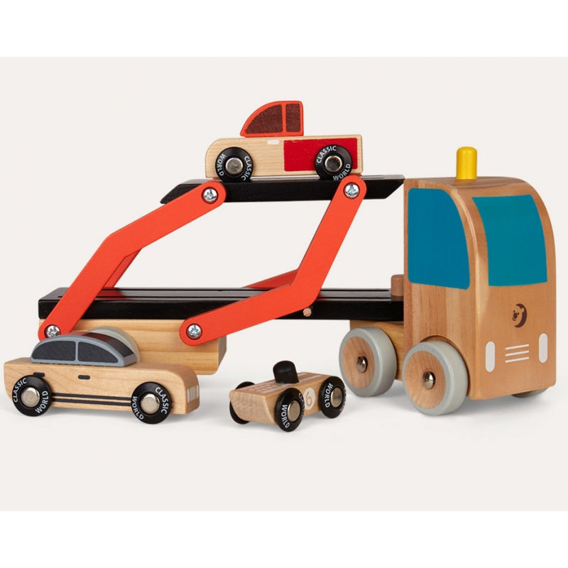 Koka auto pārvadātājs ar pacēlāju