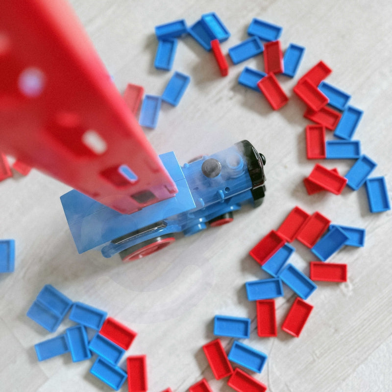 Vilciena lokomotīve ar Domino kauliņiem  80 gab.