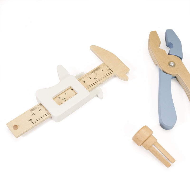 Instrumentu darbnīca ar tāfeli