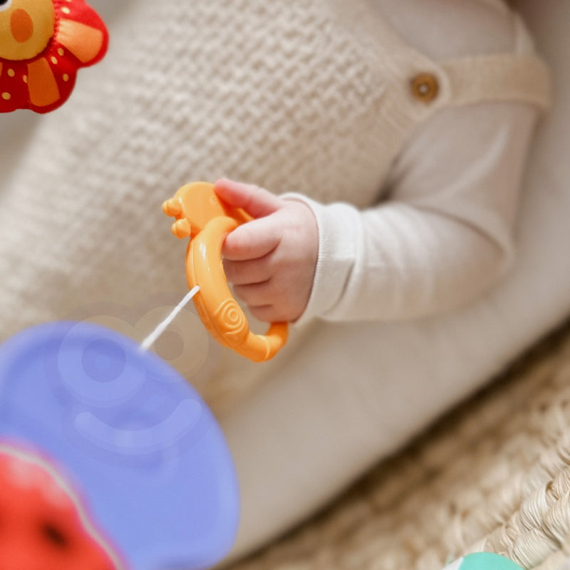 Grabuļu komplekts piestiprināms gultiņai, ratiem un autokrēslam