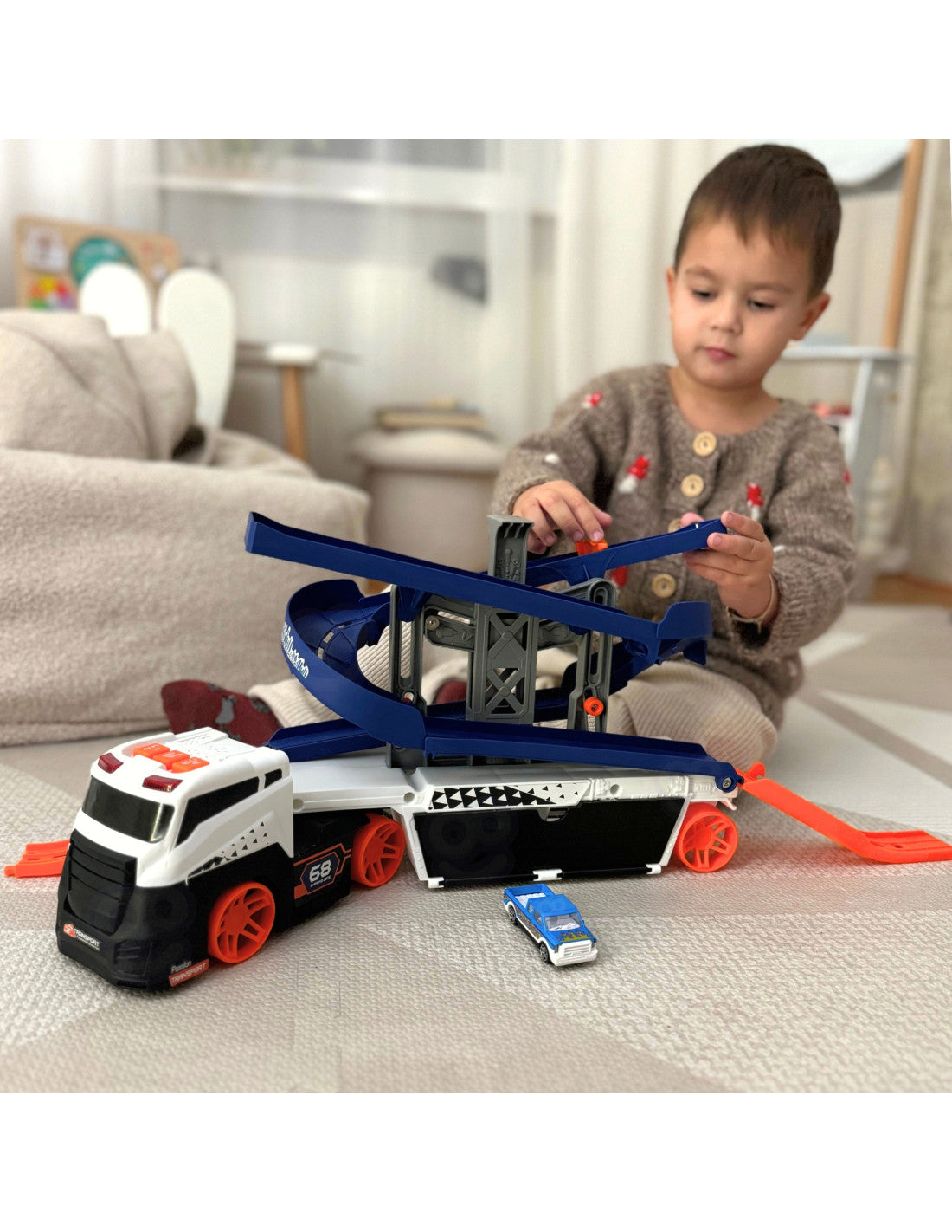 Lielais Auto transportieris ar stāvvietu + sacīkšu trasi