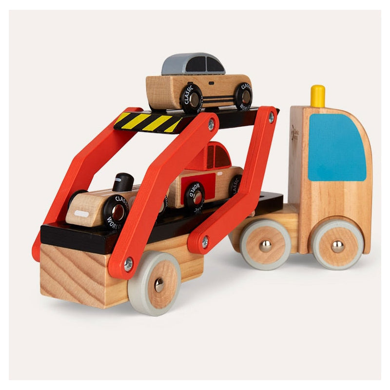 Koka auto pārvadātājs ar pacēlāju